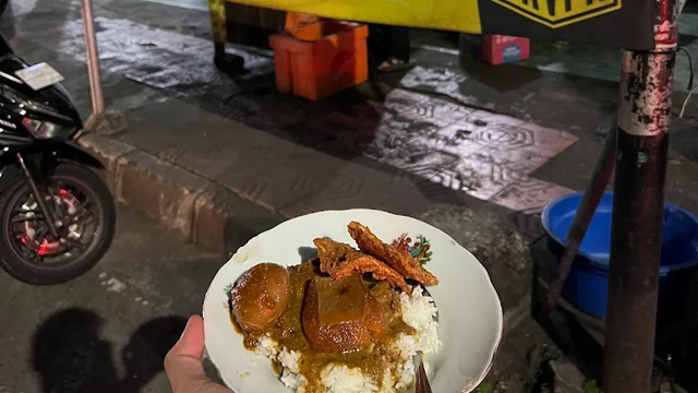 Menyelami Kuliner Malam Jogja Sensasi Gudeg Larut Malam