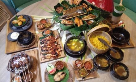 Tradisi Megibung, Budaya Makan Bersama Khas Bali Kian Langka