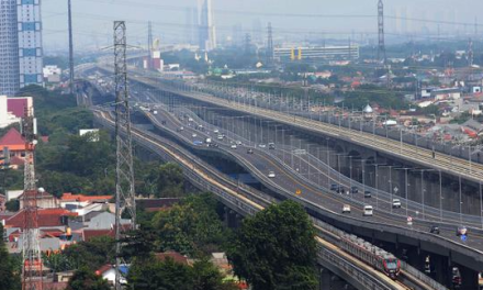 Lonjakan Kendaraan di Jalan Layang MBZ Jelang Libur Isra Miraj
