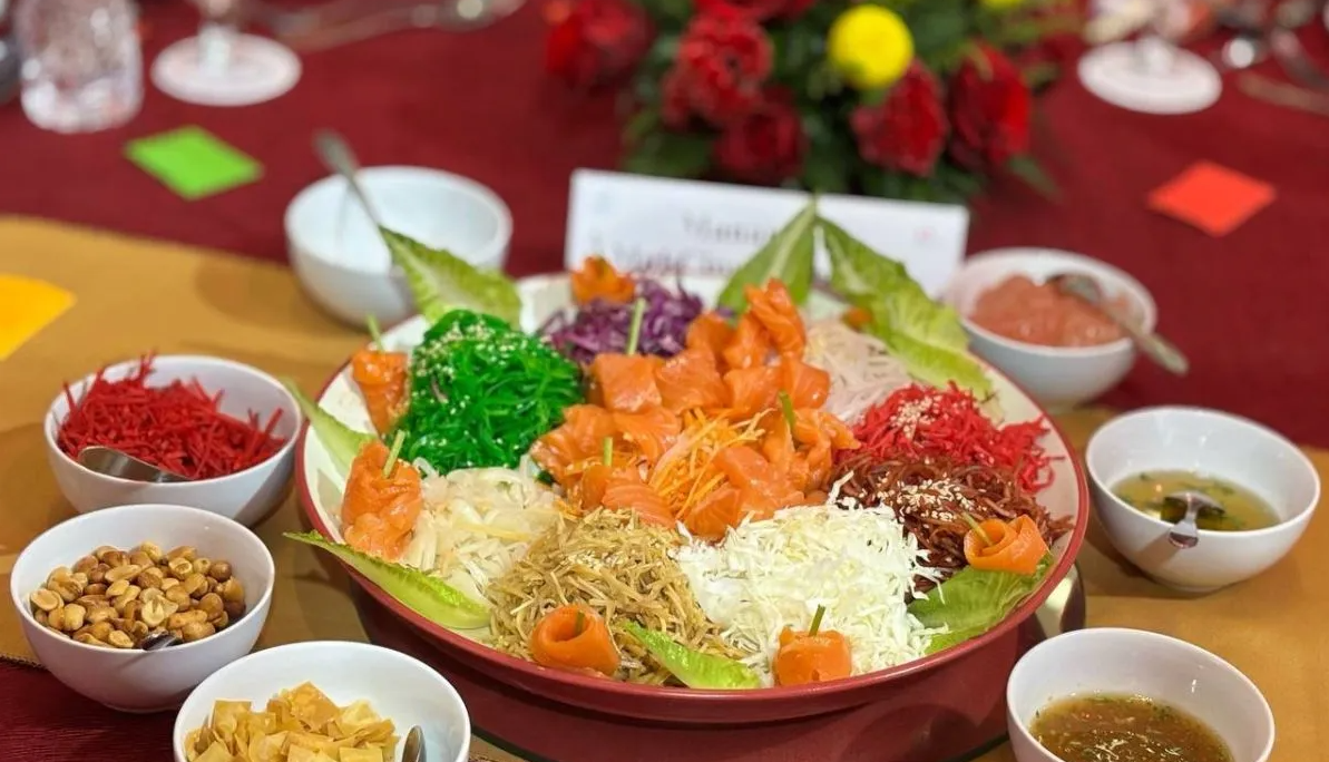 Yu Sheng Tradisi Imlek