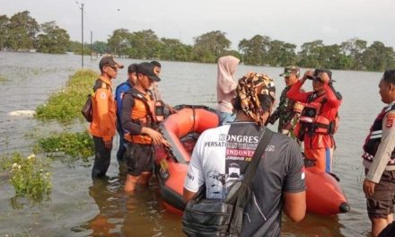 Tim SAR Gabungan Cari Warga Hilang Terseret Arus, Serang