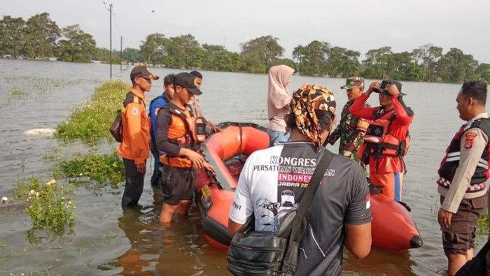 Tim SAR Gabungan Cari Warga Hilang Terseret Arus, Serang