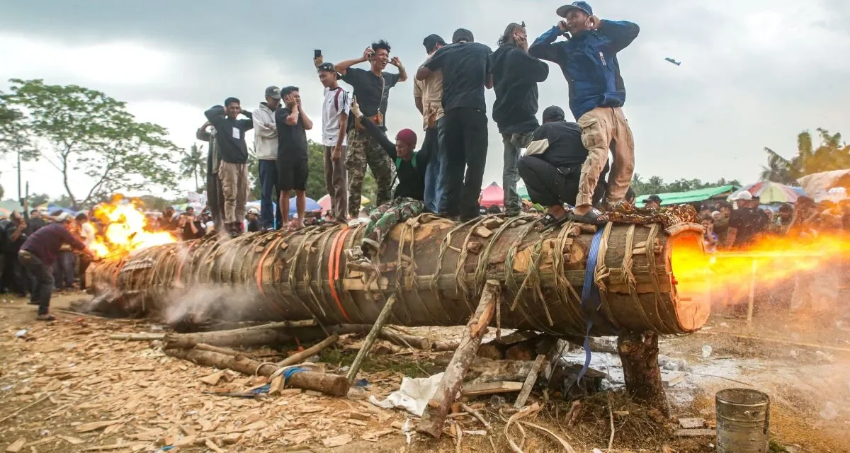 Festival Kuluwung: Tradisi Meriam Kayu sebagai Warisan Budaya