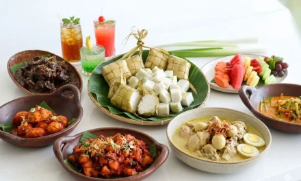 Rijsttafel Modern Tradisi Makan Bersama Saat Lebaran Indonesia