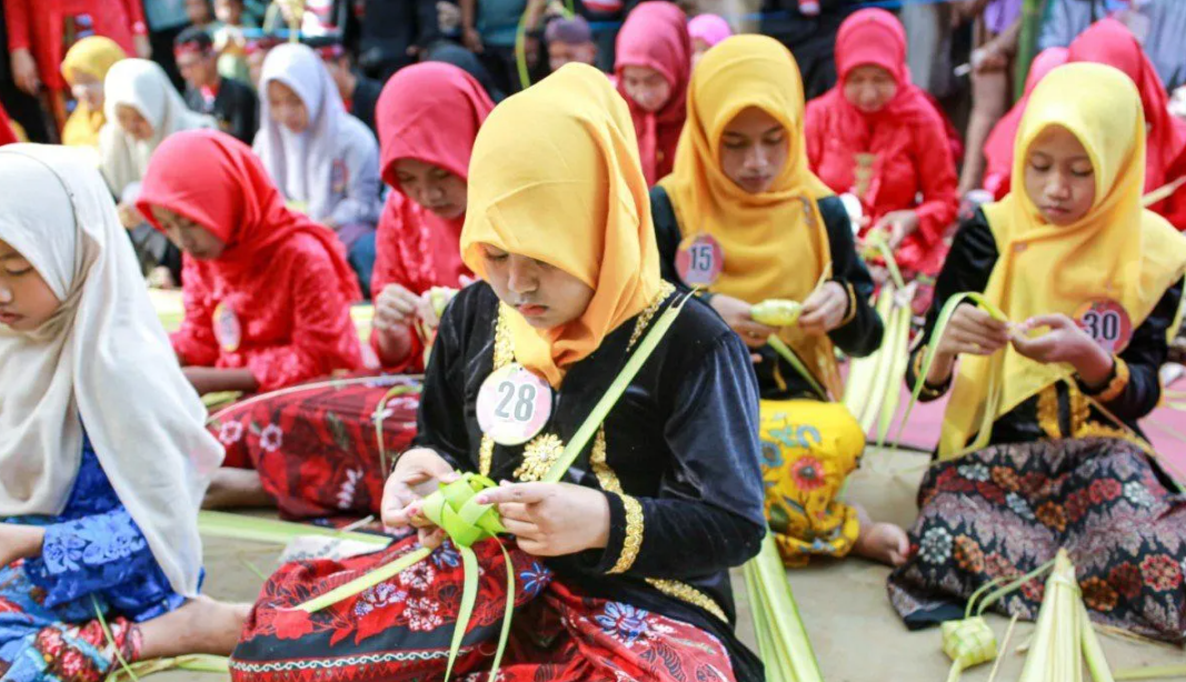 Pemkab Sumenep Festival Ketupat Lestarikan Tradisi Lebaran