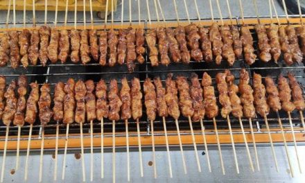 Sate Ayam Madura: Tradisi Kuliner Otentik yang Memikat Selera