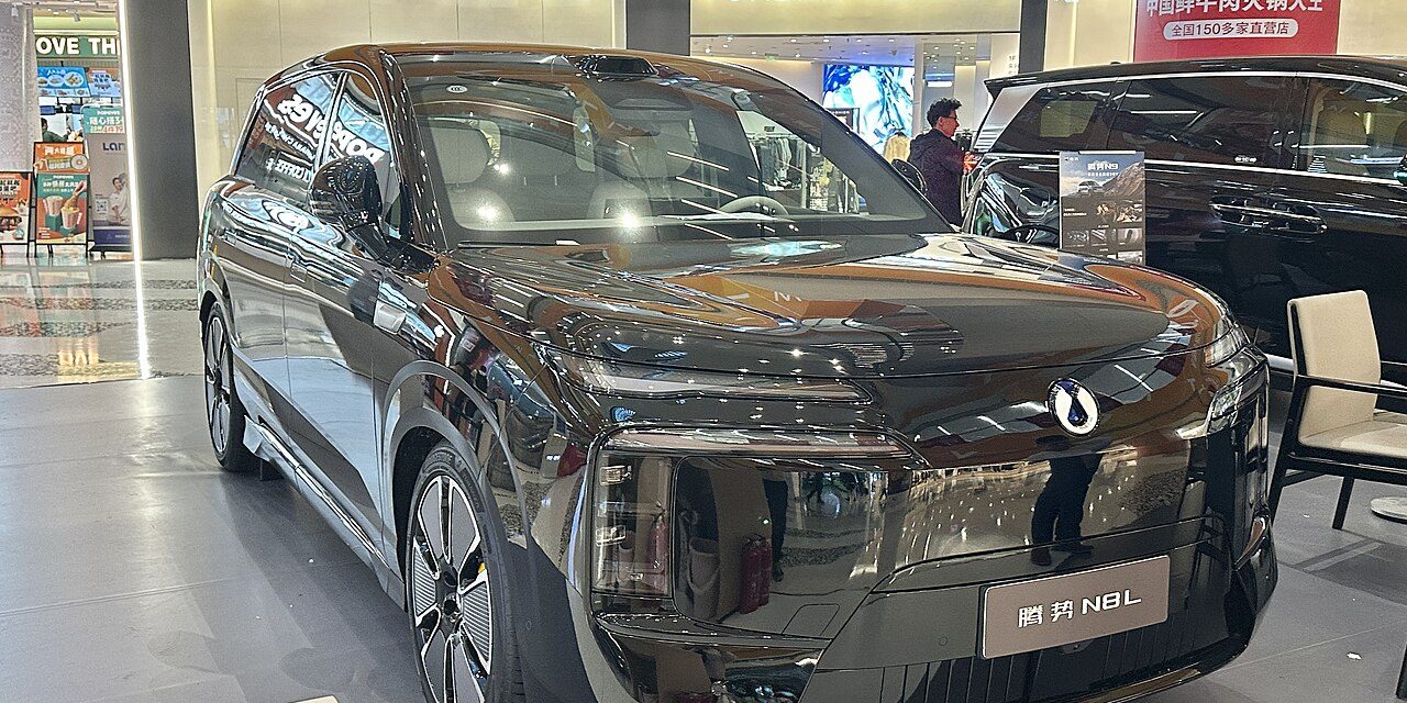 BYD Denza N8L Flash Charge Edition: SUV Hybrid Premium