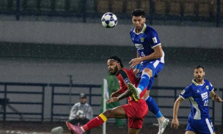 Persib Bandung Tetap Waspada Puncak Klasemen Hattrick Juara