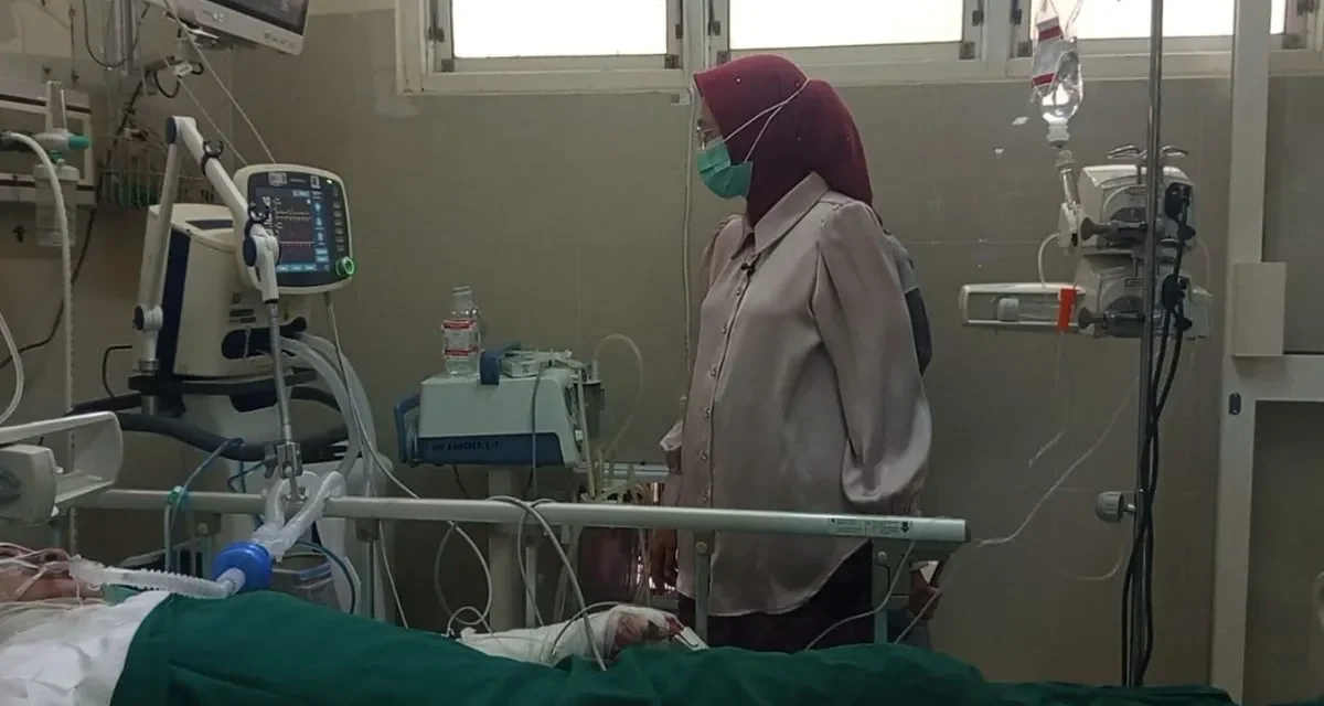 Penambang Pasir Lumajang Alami Luka Bakar Parah Runtuhan