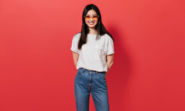 6 Warna Sepatu yang Cocok Dipadukan dengan Busana Putih