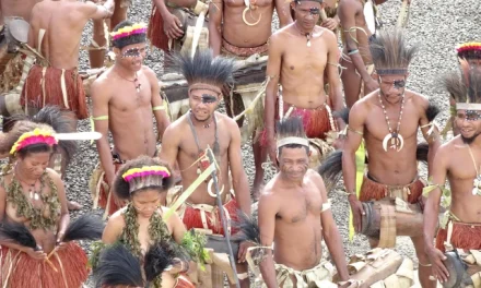 Menguak Niki Paleg, Tradisi Unik Suku Dani yang Penuh Filosofi