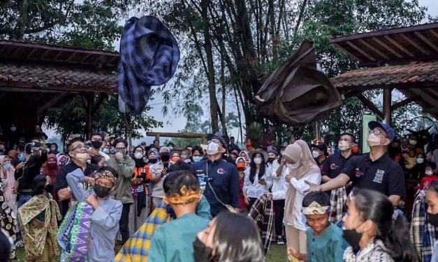 Desa Wisata Saung Ciburial, Menjaga Tradisi di Tengah Alam Garut