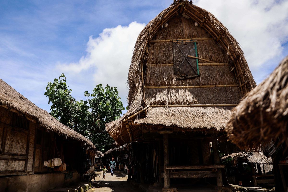 keunikan rumah adat Desa Sade