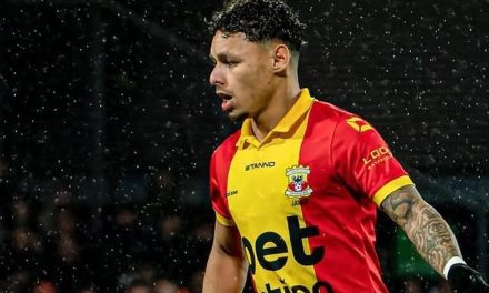 Dean James Main 77 Menit, Go Ahead Eagles Dihajar AZ Alkmaar 5-2