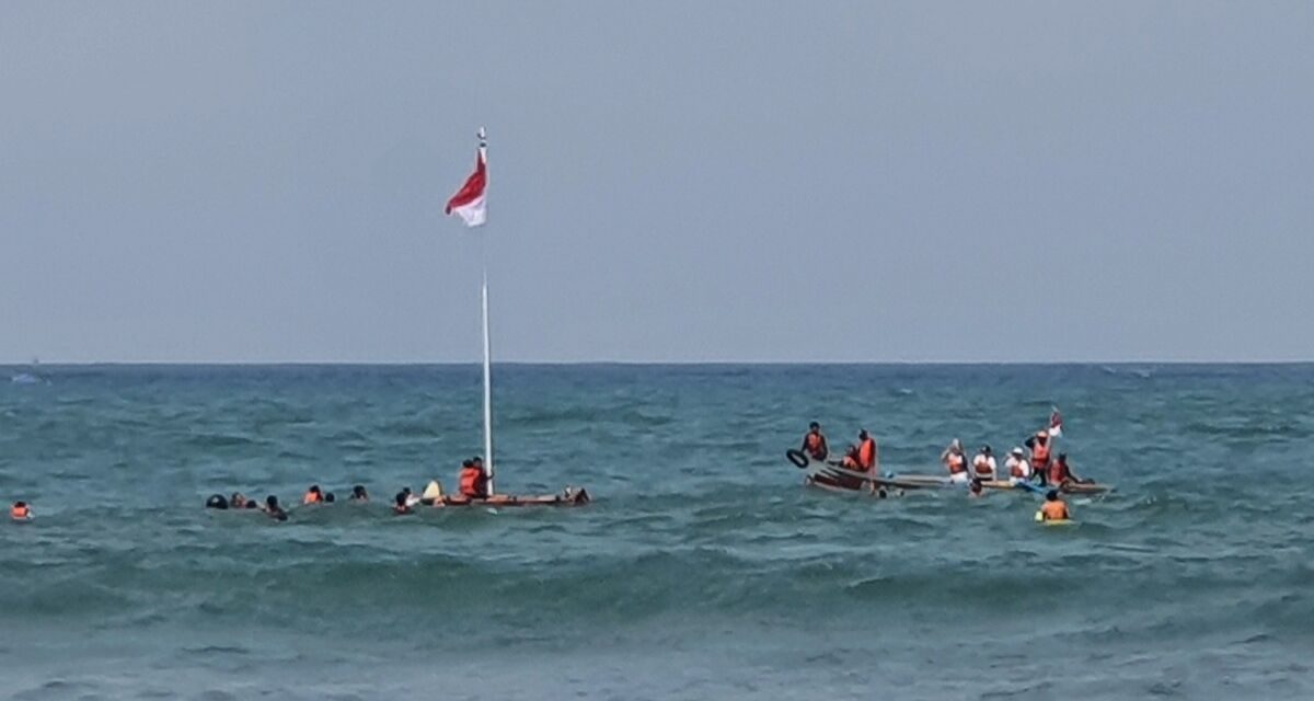 Tradisi Pengibaran Merah Putih di Tengah Laut Pantai Baron Simpan Kisah Perlawanan