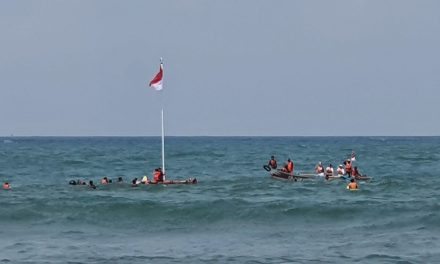 Tradisi Pengibaran Merah Putih di Tengah Laut Pantai Baron Simpan Kisah Perlawanan