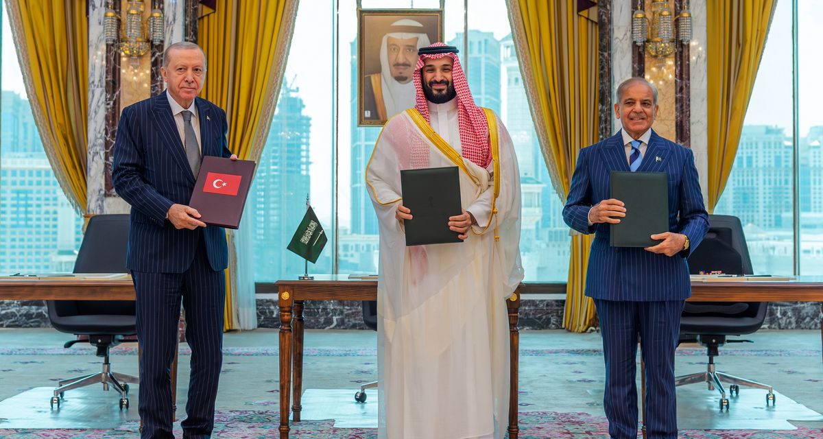 Turkiye Pertimbangkan Dukungan Militer untuk Arab Saudi di Tengah Serangan Houthi