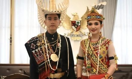 Makna Pakaian Adat Rote yang Dikenakan Gibran saat Upacara HUT Ke-81 RI